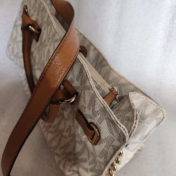 Michael Kors Hamilton Signature Vanilla Crossbody Tote Bag - Picture 10 of 16